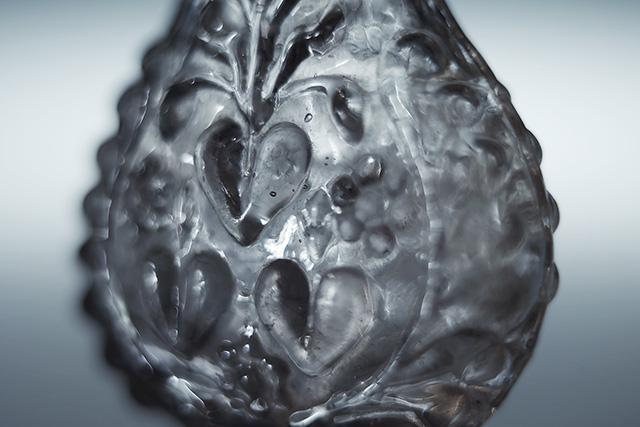 ガラスの不思議なかたちの香水瓶 かをりのかたち | 高砂香料工業株式会社